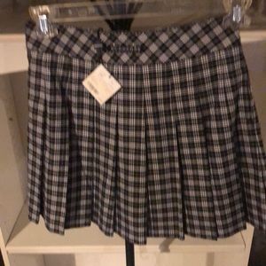 Black and white Burberry pleated skirt